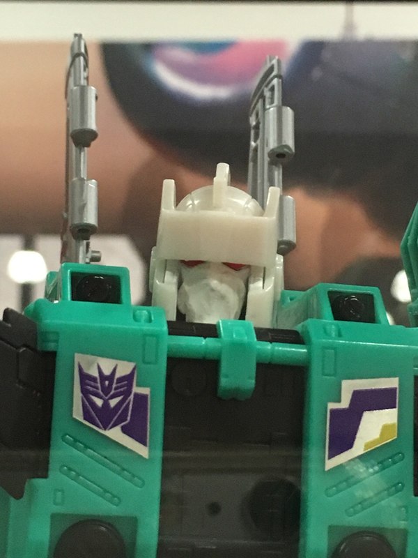 Cybertron Con 2016   Titans Return Sixshot Detailed Display Photos  27 (27 of 27)